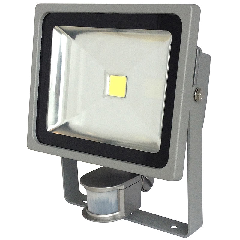 COB-LED-Fluter im Metallgehäuse, 30 W, IP44, PIR, 6500 K