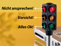 PEARL LED-Verkehrsampel, ... blinkt auf Knopfdruck